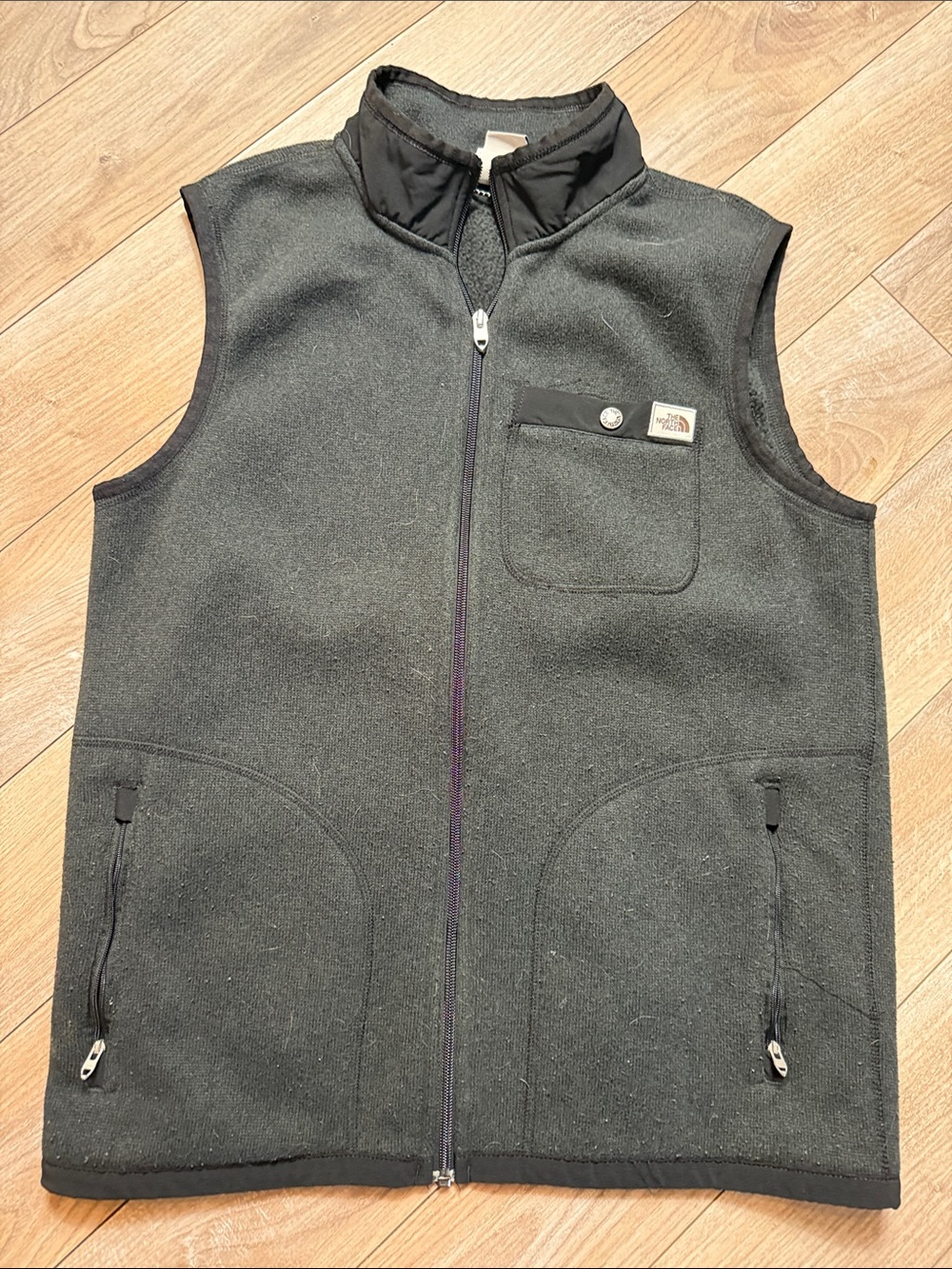 The North Face Men's Charcoal Black Fleece Vest - Full Zip